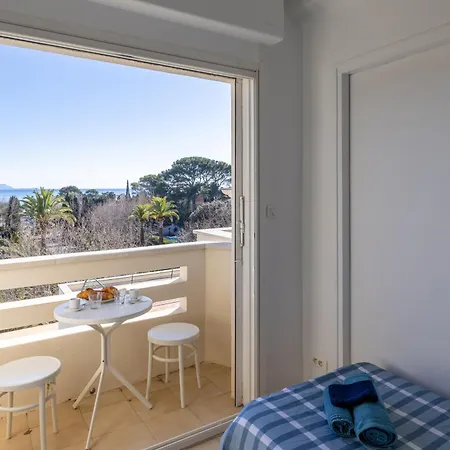 T2 Avec Vue Au Palais Lumiere *